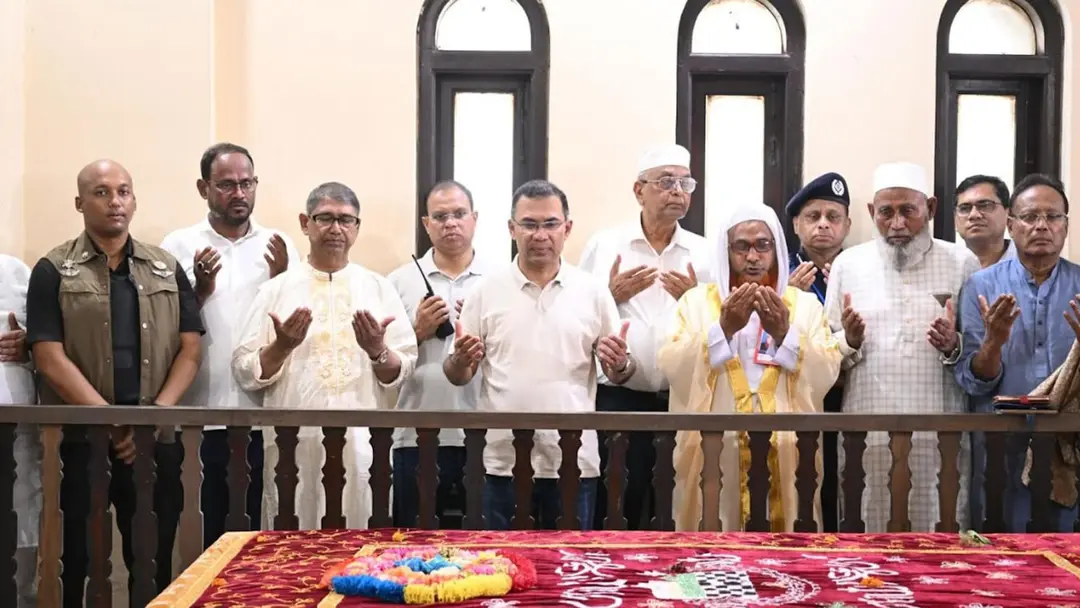 মাজার জিয়ারত