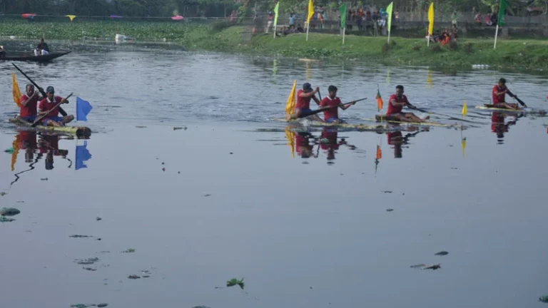 খুলনার ময়ূর নদী রক্ষায় সচেতনতার আয়োজন: ভেলা বাইচ