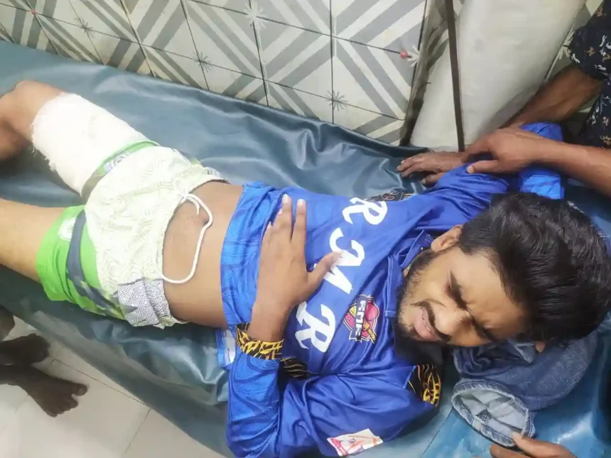 খুলনায় মামলার আসামি গুলিবিদ্ধ