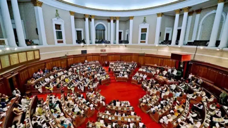 পশ্চিমবঙ্গ বিধানসভার প্রথম অধিবেশন শুরু: উত্তপ্ত কক্ষ