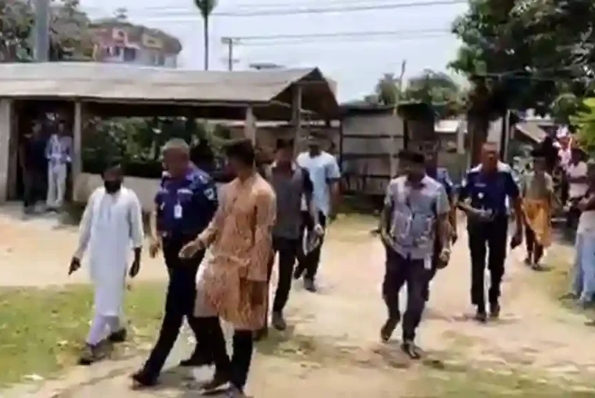দেবহাটায় ছাত্রশিবিরের দুই গ্রুপে