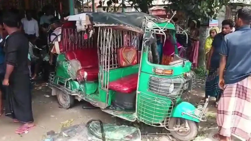 580 পিকআপ ও সিএনজির মুখোমুখি