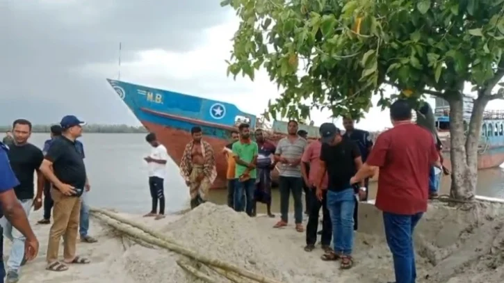 খোলপেটুয়া নদীতে অভিযান