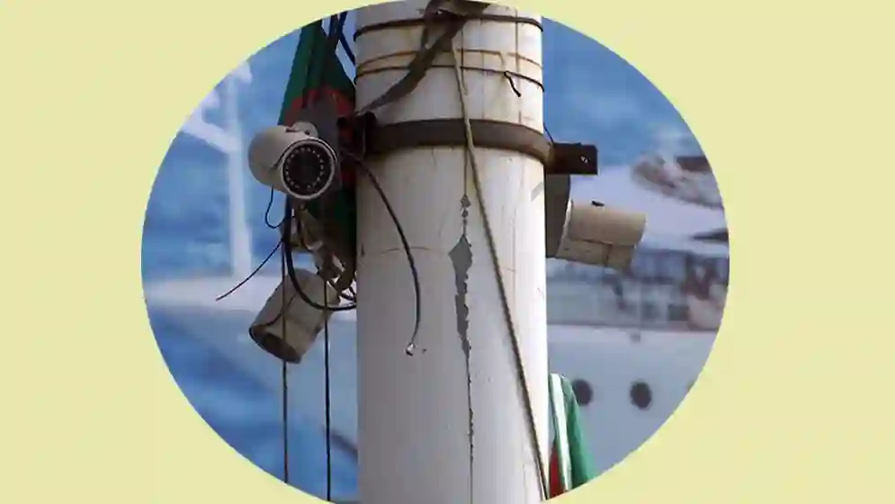 খুলনার অকেজো সিসি ক্যামেরা জননিরাপত্তাকে ঝুঁকির মুখে ফেলেছে। 