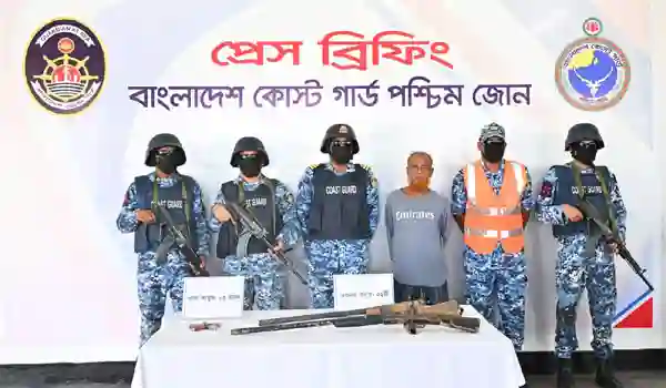 সুন্দরবনে কোস্ট গার্ডের অভিযানে কুখ্যাত বনদস্যু মেজ জাহাঙ্গীর আটক হয়েছেন। 