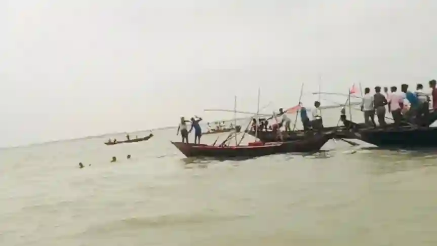 মেঘনা নদীতে নৌকাডুবির ঘটনায়