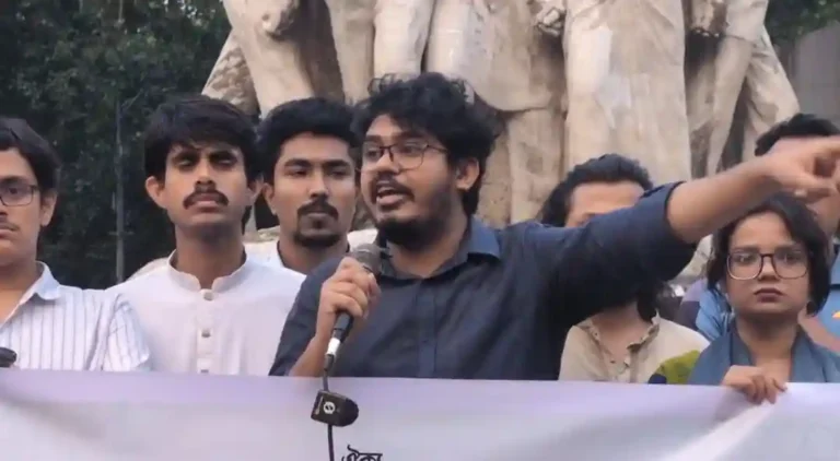 ঢাবিতে জাতীয় ছাত্রশক্তির মানববন্ধন ও বিক্ষোভ