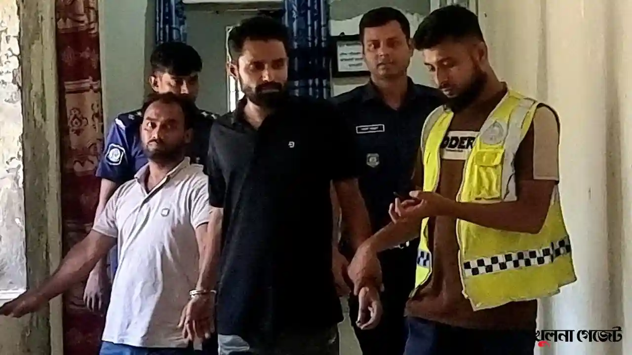 অ্যালুমিনিয়ামসহ ট্রাক উদ্ধার