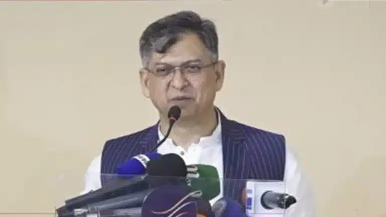 পুলিশের নতুন ইউনিফর্ম ঘোষণা: প্যান্টের রং হবে খাকি