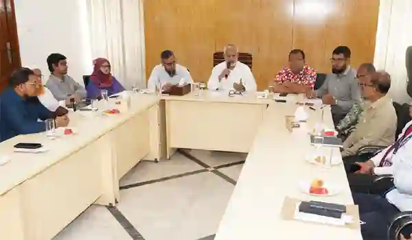 কেসিসি’র বৃক্ষরোপণ কর্মসূচি সভা নগর ভবনে অনুষ্ঠিত হয়েছে।