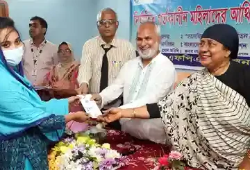 গর্ভকালীন দরিদ্র মায়েরা নানা