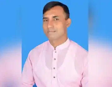 আইনজীবী সমিতির হলরুমে ঢুকে