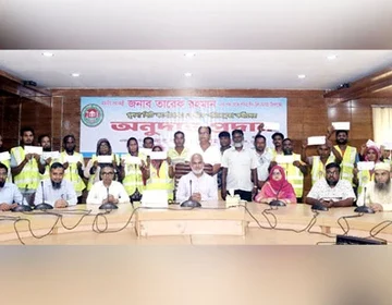 sk-khl 24052026-04 কেসিসি পরিচ্ছন্নতাকর্মীদের অনুদান প্রদান