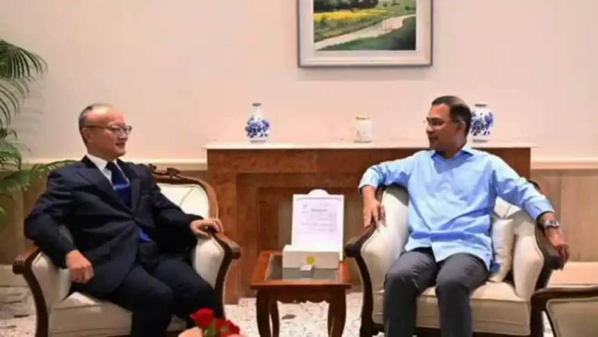 প্রধানমন্ত্রীর সঙ্গে এডিবির সাক্ষাৎ