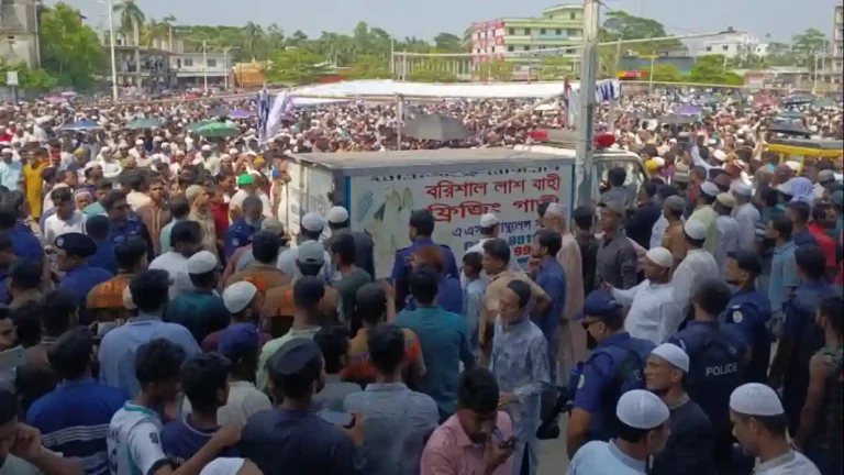 তোফায়েল আহমেদের জানাজা, ভোলায় দাফন সম্পন্ন