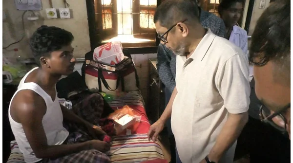 স্বাস্থ্যমন্ত্রীর কুষ্টিয়া হাসপাতাল পরিদর্শন