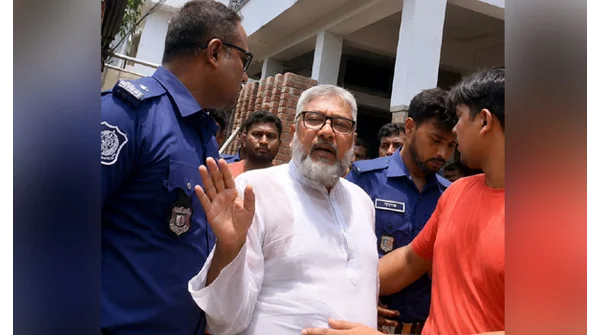 মেয়র মোস্তাফিজুর রহমান বিজুর বাড়িতে অভিযান: আতঙ্ক