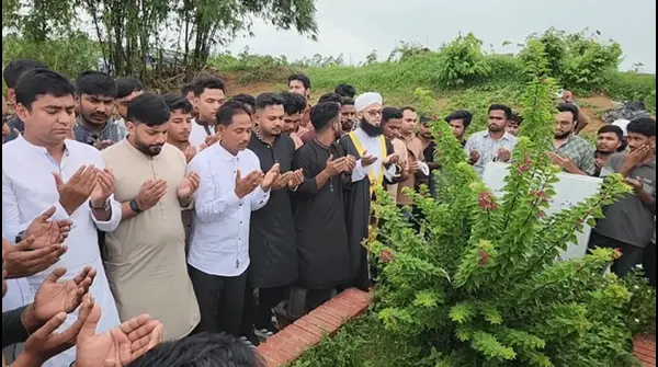 শহীদ ওয়াসিম আকরামের কবর জিয়ারত করলেন মুক্তিযুদ্ধবিষয়ক প্রতিমন্ত্রী