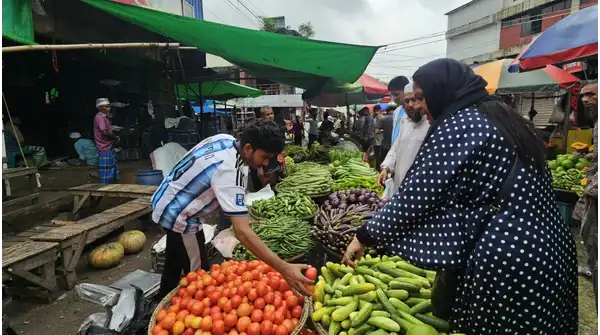 রাজধানীর বাজারে সবজির দাম বৃদ্ধি ও বর্তমান পরিস্থিতি