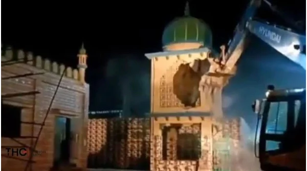 গুজরাটে মসজিদ ভাঙা: কুচ জেলায় ৩০ স্থাপনা গুঁড়িয়ে দিল প্রশাসন