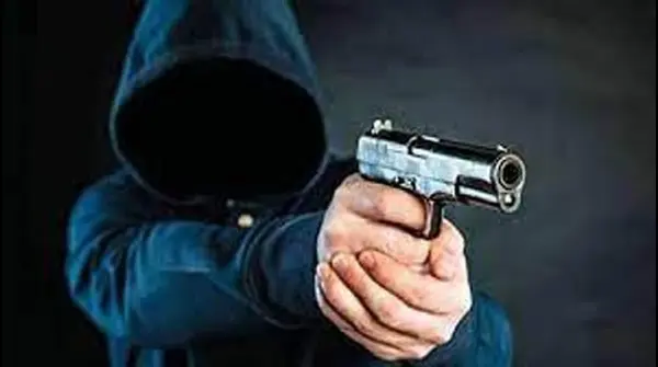 খুলনায় যুবককে গুলি: লবণচরায় আহত ১