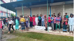 খুলনা নগরীতে সড়ক দুর্ঘটনা: ট্রাক ও ইজিবাইকের সংঘর্ষে নিহত-২