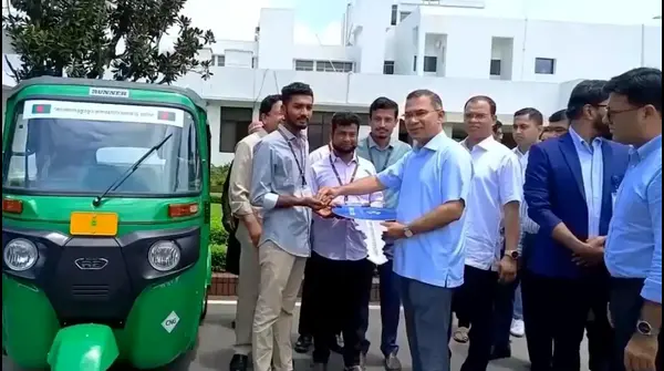 শেখ আজিজুর রহমানকে প্রধানমন্ত্রীর মানবিক উপহার