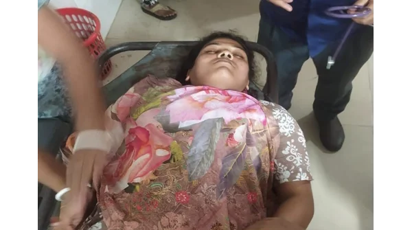 খুলনায় গুলি: ছেলেকে না পেয়ে বাবাকে লক্ষ্য করে হামলা