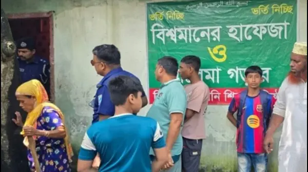 কালকিনিতে হাতবোমা বিস্ফোরণ: চার ছাত্রী আহত