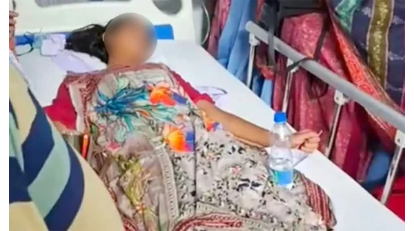 দিঘলিয়ায় স্কুলছাত্রীকে হাত-পা বাঁধা অবস্থায় উদ্ধার