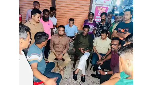 খুলনায় গুলিবর্ষণ: বিএনপি নেতার বাসায় ভয়াবহ হামলা